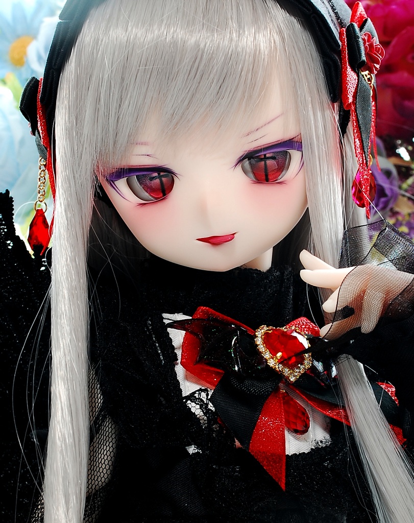 【展示】DDH-01(セミホワイト肌)カスタムヘッド+自作レジンアイ2組+舌パーツ2組+アクセサリーセット