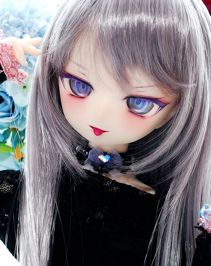 【展示】DDH-01(セミホワイト肌)カスタムヘッド+自作レジンアイ2組+舌パーツ2組+アクセサリーセット