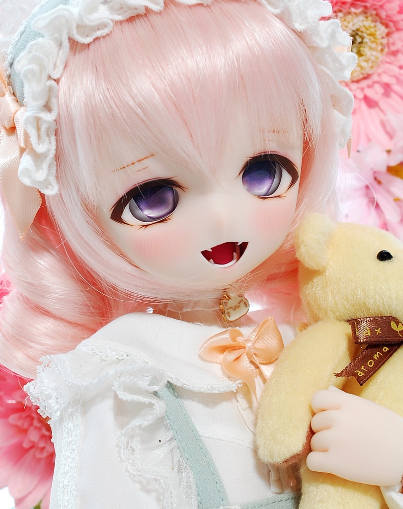 【展示】DDH-01(セミホワイト肌)カスタムヘッド+自作レジンアイ1組