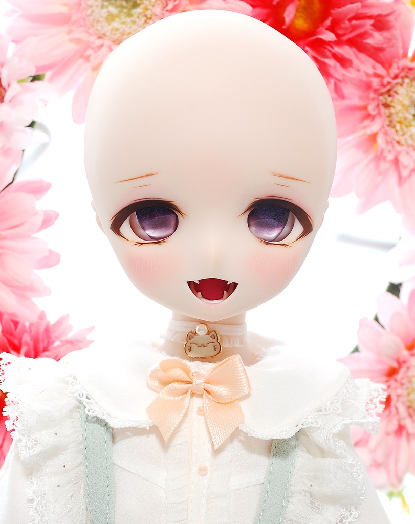 【展示】DDH-01(セミホワイト肌)カスタムヘッド+自作レジンアイ1組
