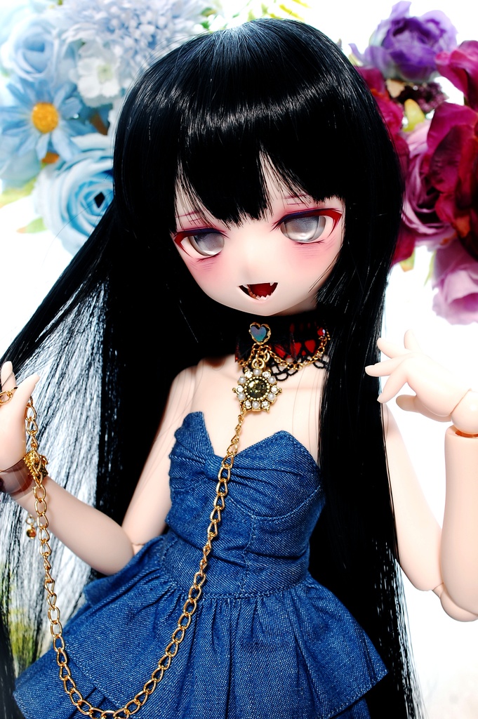 【お迎えありがとうございました!】DDH-01(セミホワイト肌)カスタムヘッド+自作レジンアイ1組+アクセサリー1組