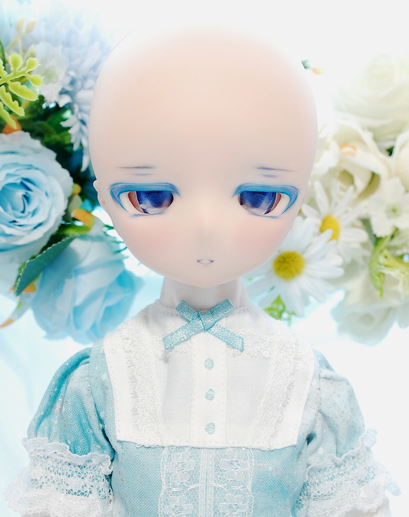 【値下げ】DDH-01(セミホワイト肌)カスタムヘッド+自作レジンアイ2組+チョーカー1つ