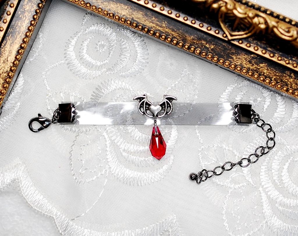 【12/7(日)20時から販売】DDH-01(セミホワイト肌)カスタムヘッド+自作レジンアイ1組+アクセサリー1個