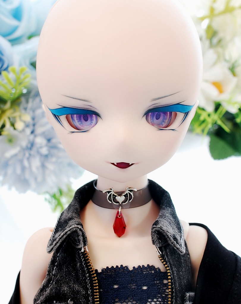 【12/7(日)20時から販売】DDH-01(セミホワイト肌)カスタムヘッド+自作レジンアイ1組+アクセサリー1個
