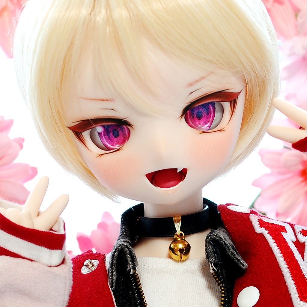 【1/18(日)20時から販売】DDH-01（セミホワイト肌）カスタムヘッド+自作レジンアイ1組+自作チョーカー1個