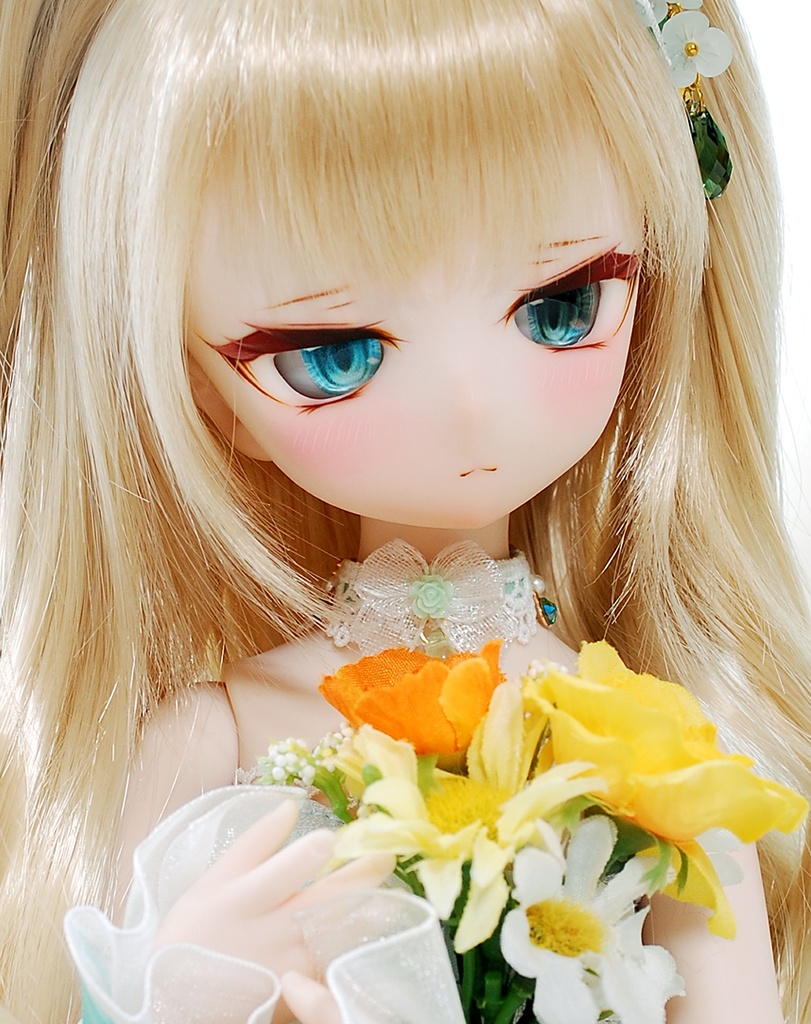 【2/8㈰21:30から販売予定】DDH-01(セミホワイト肌)カスタムヘッド+自作レジンアイ1組