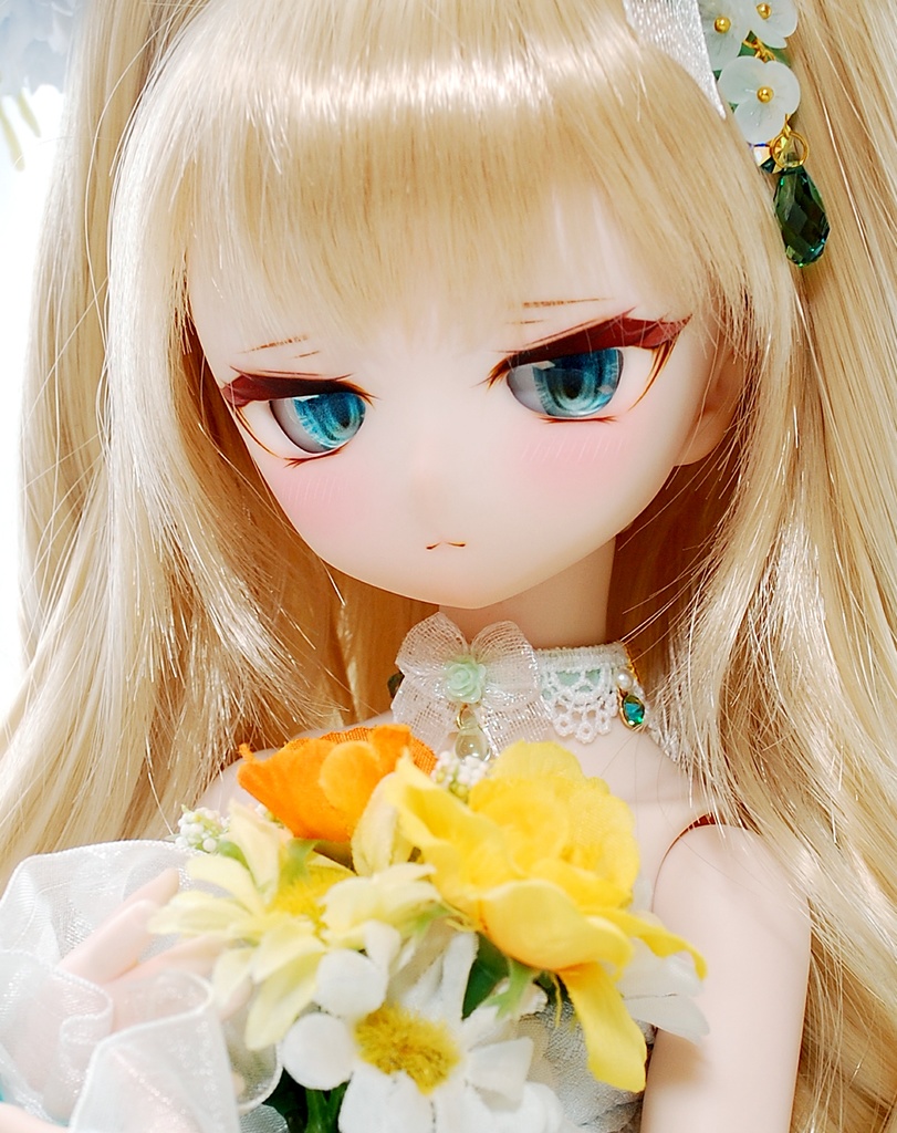 【2/8㈰21:30から販売予定】DDH-01(セミホワイト肌)カスタムヘッド+自作レジンアイ1組