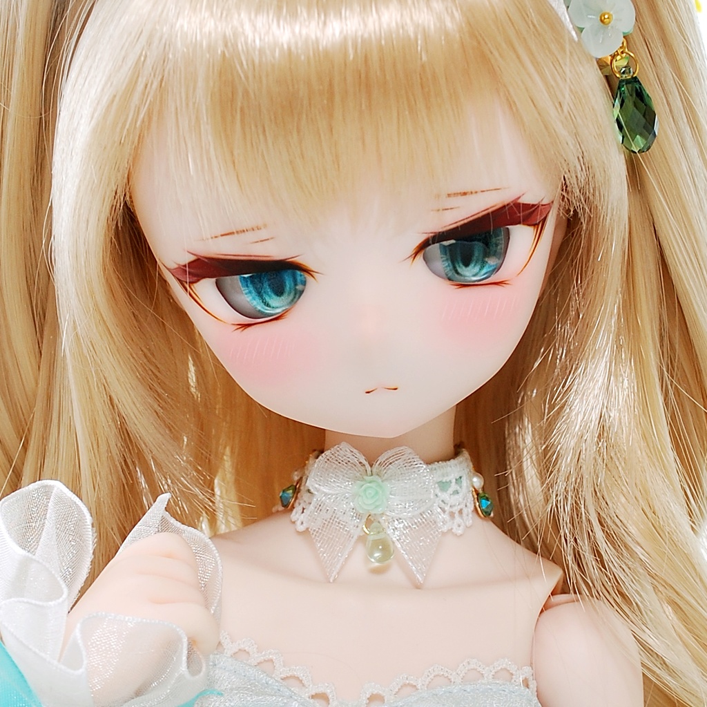 【2/8㈰21:30から販売予定】DDH-01（セミホワイト肌）カスタムヘッド+自作レジンアイ1組