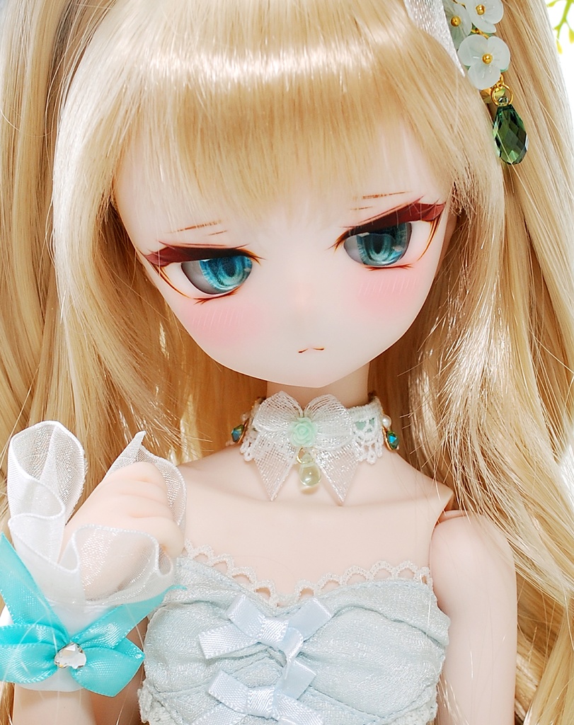 【2/8㈰21:30から販売予定】DDH-01(セミホワイト肌)カスタムヘッド+自作レジンアイ1組