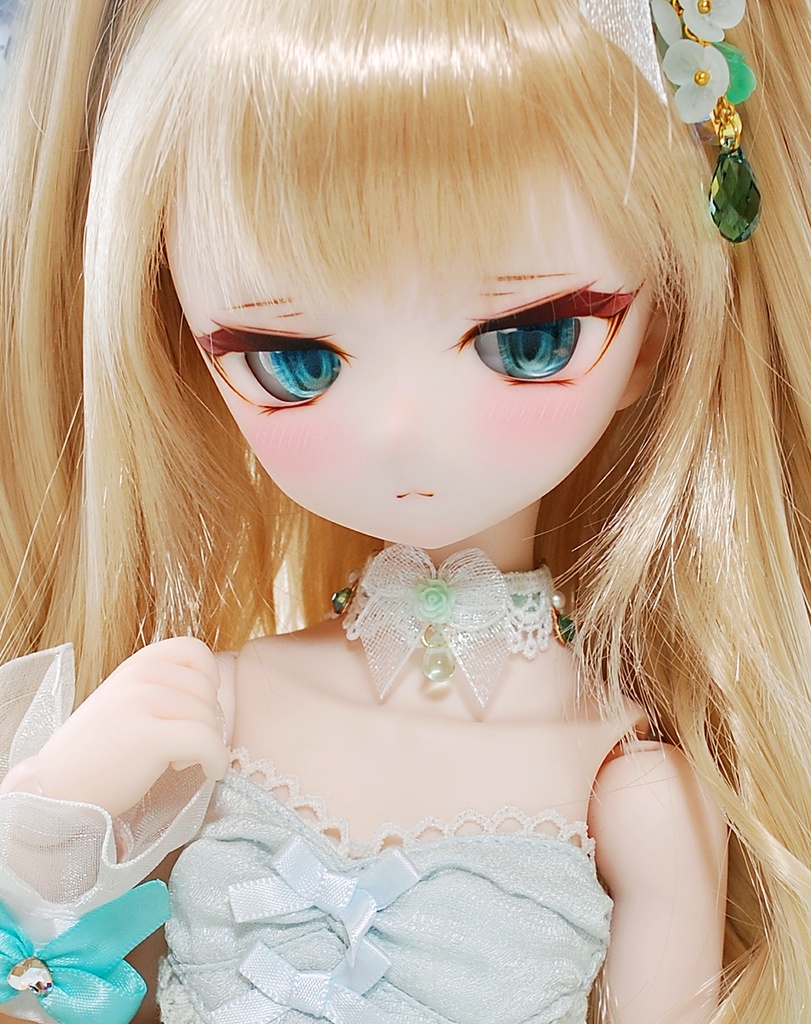 【2/8㈰21:30から販売予定】DDH-01(セミホワイト肌)カスタムヘッド+自作レジンアイ1組