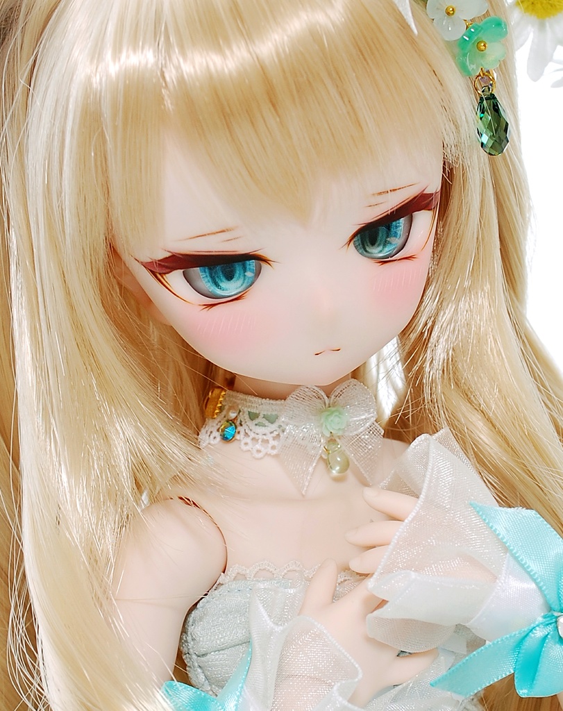 【2/8㈰21:30から販売予定】DDH-01(セミホワイト肌)カスタムヘッド+自作レジンアイ1組
