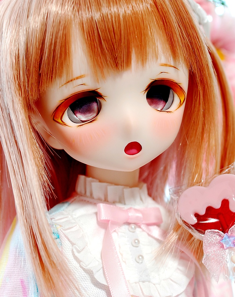 DDH-01(セミホワイト肌)カスタムヘッド+自作レジンアイ1組