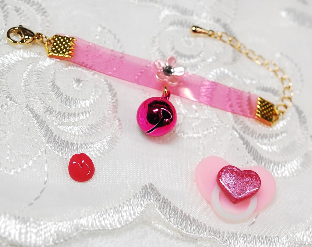 【Sold out】可愛らしさ全開✨️ / Full of Cuteness|DDH-01(セミホワイト肌)カスタムヘッド+レジンアイ+舌パーツ+おしゃぶり+チョーカー