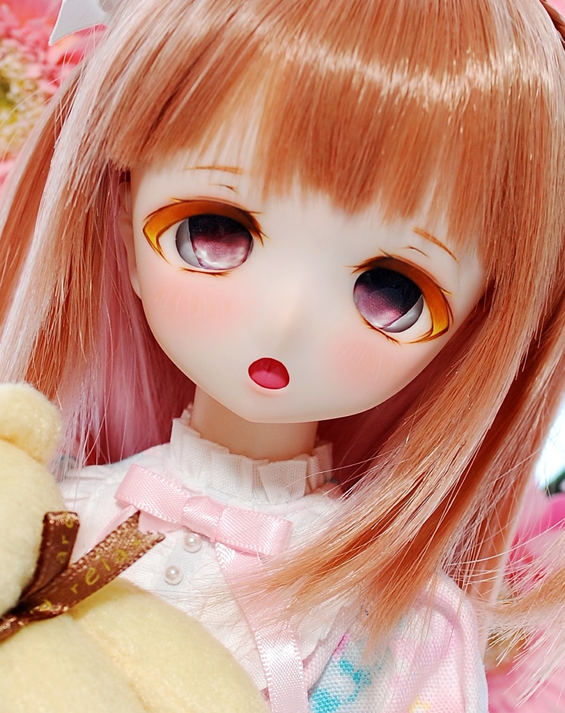 DDH-01(セミホワイト肌)カスタムヘッド+自作レジンアイ1組