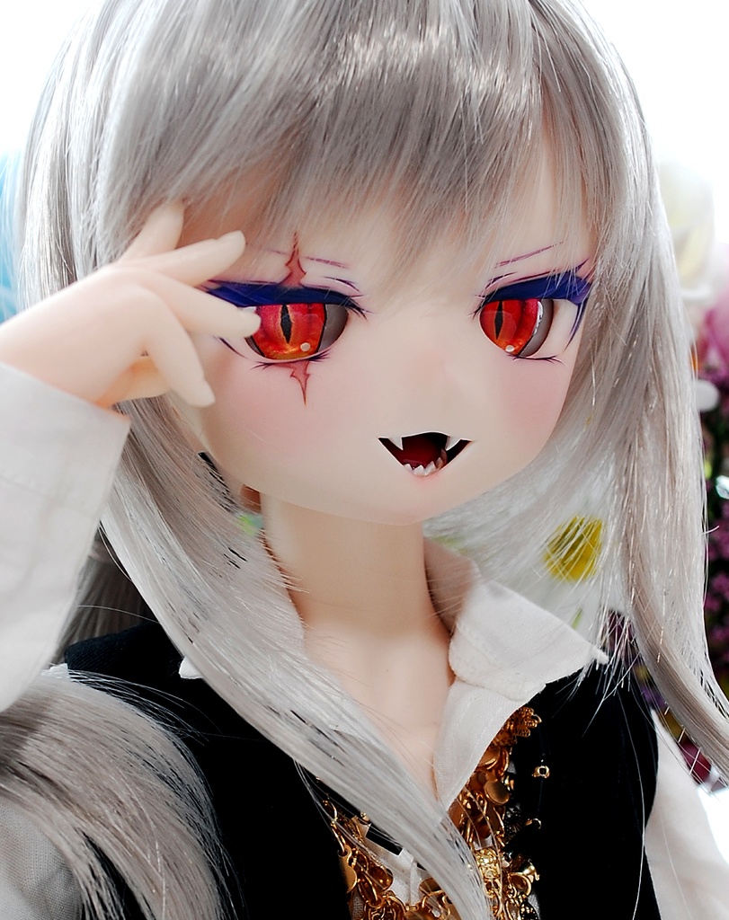 【4/12(日)20時から販売】DDH-01(セミホワイト肌)カスタムヘッド+自作レジンアイ1組