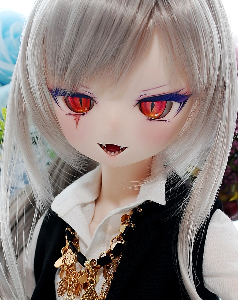 【4/12(日)20時から販売】DDH-01(セミホワイト肌)カスタムヘッド+自作レジンアイ1組