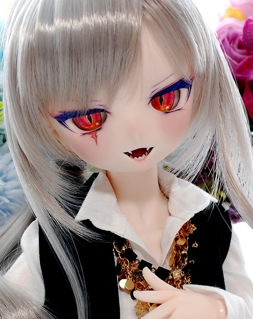 【4/12(日)20時から販売】DDH-01(セミホワイト肌)カスタムヘッド+自作レジンアイ1組