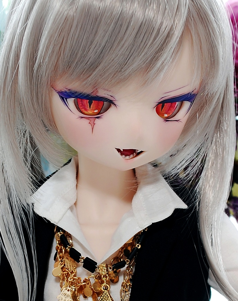 【4/12(日)20時から販売】DDH-01(セミホワイト肌)カスタムヘッド+自作レジンアイ1組