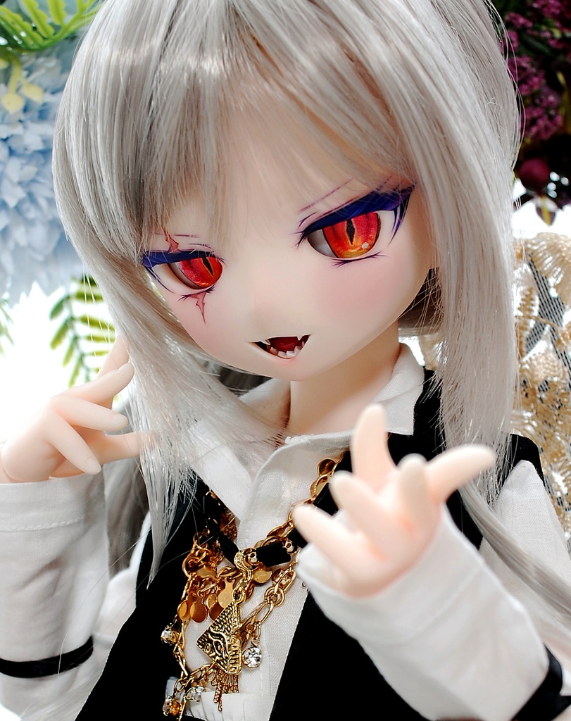 【4/12(日)20時から販売】DDH-01(セミホワイト肌)カスタムヘッド+自作レジンアイ1組