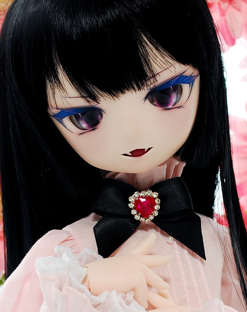 【感謝価格】魅惑的な美しさ/ Enchanting Beauty DDH-01(セミホワイト肌)カスタムヘッド+自作レジンアイ+フラワー・蝶々ギミックセット+リボンタイ