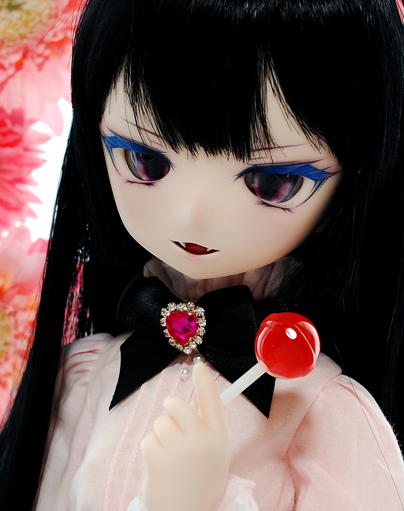 【感謝価格】魅惑的な美しさ/ Enchanting Beauty DDH-01(セミホワイト肌)カスタムヘッド+自作レジンアイ+フラワー・蝶々ギミックセット+リボンタイ