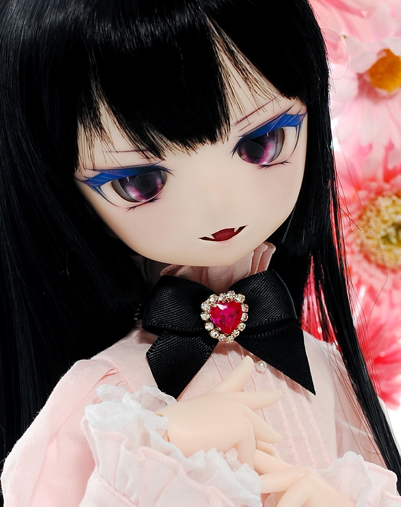 【感謝価格】魅惑的な美しさ/ Enchanting Beauty DDH-01(セミホワイト肌)カスタムヘッド+自作レジンアイ+フラワー・蝶々ギミックセット+リボンタイ