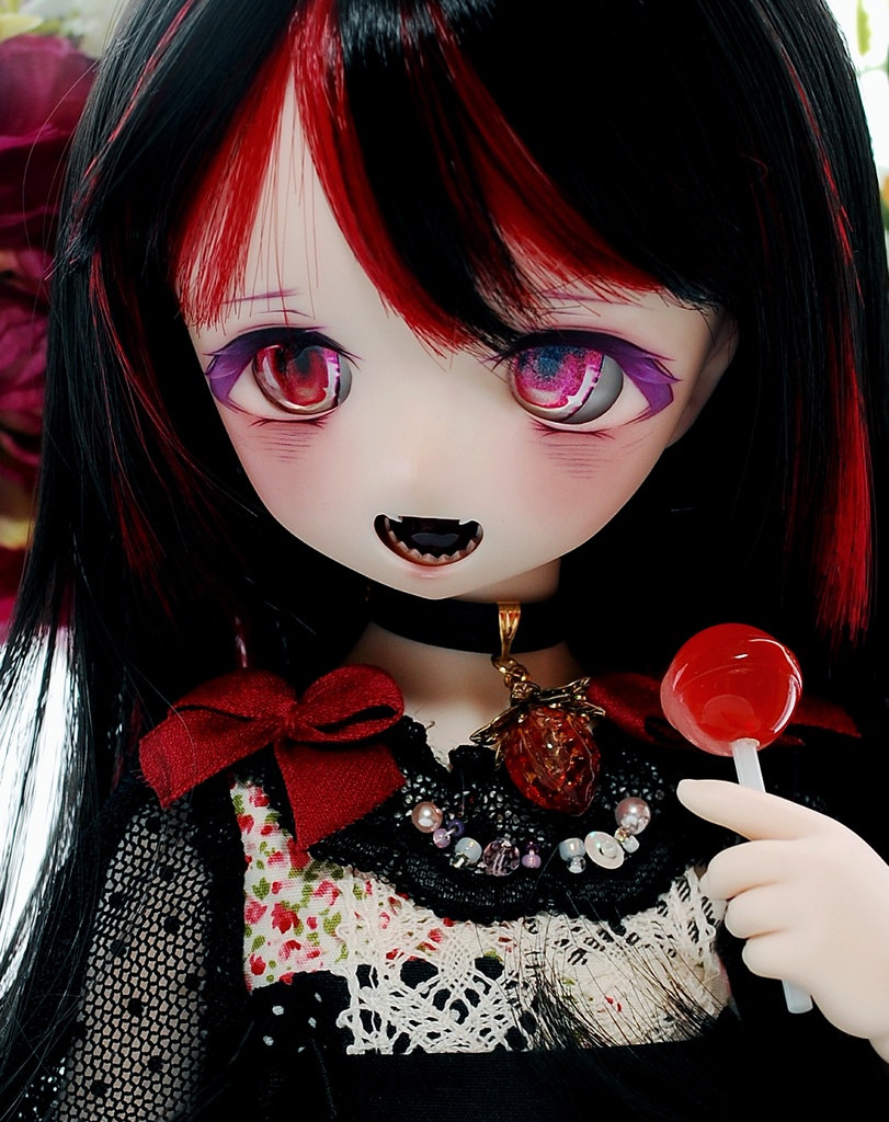 【Sold Out】病み可愛い/Sweet Darkness DDH-01(セミホワイト肌)カスタムヘッド+自作レジンアイ+自作チョーカー
