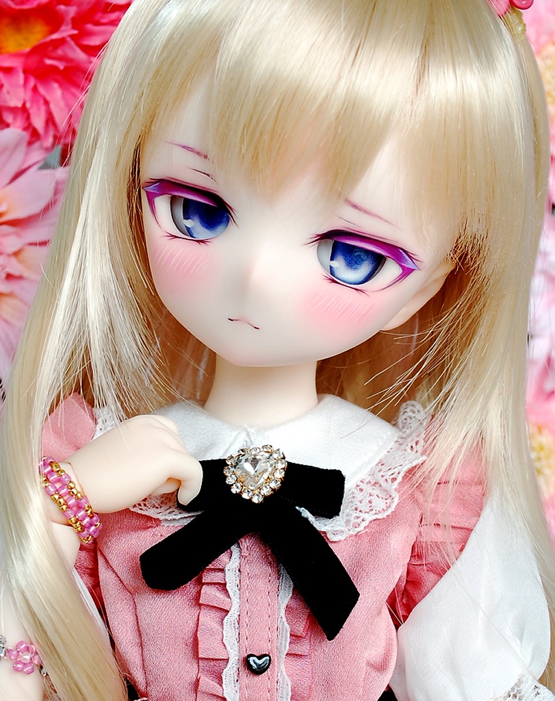 【9/13(日)20時から販売】愛らしいツンデレさん/   Adorable Tsundere  DDH-01（セミホワイト肌）カスタムヘッド+自作レジンアイ+自作ブレスレット2個