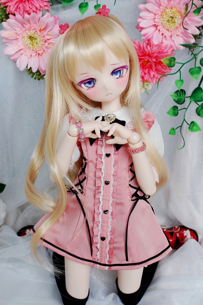 【9/13(日)20時から販売】愛らしいツンデレさん/   Adorable Tsundere  DDH-01（セミホワイト肌）カスタムヘッド+自作レジンアイ+自作ブレスレット2個