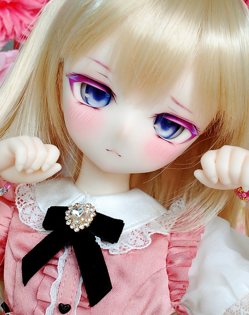 【9/13(日)20時から販売】愛らしいツンデレさん/   Adorable Tsundere  DDH-01（セミホワイト肌）カスタムヘッド+自作レジンアイ+自作ブレスレット2個