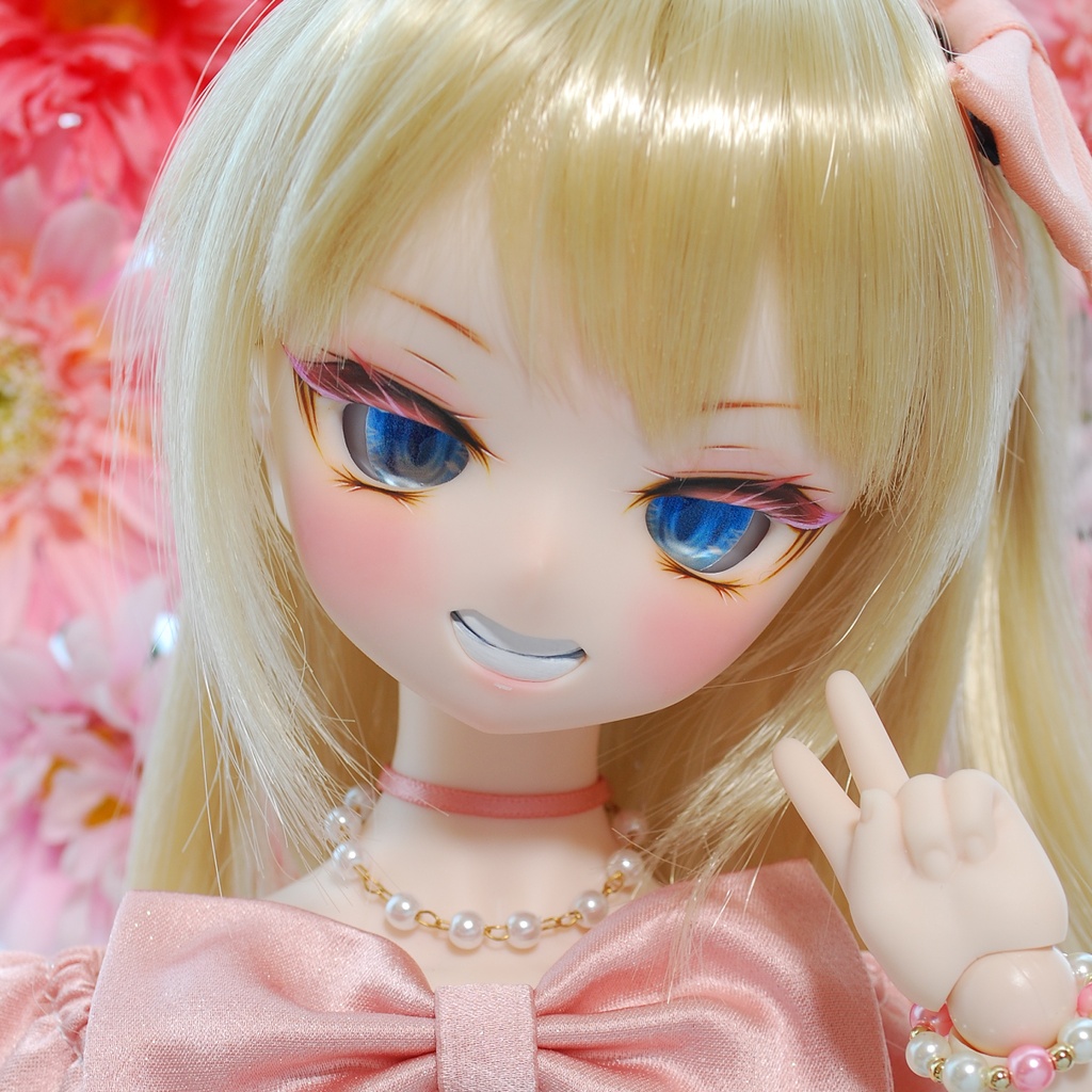 【11/1 ㈰ 20時から販売】(*´罒`*)な笑顔が可愛い♡　/A Cute (*´罒`*) Smile  DDH-01（セミホワイト肌）カスタムヘッド+自作レジンアイ+自作ブレスレット3個
