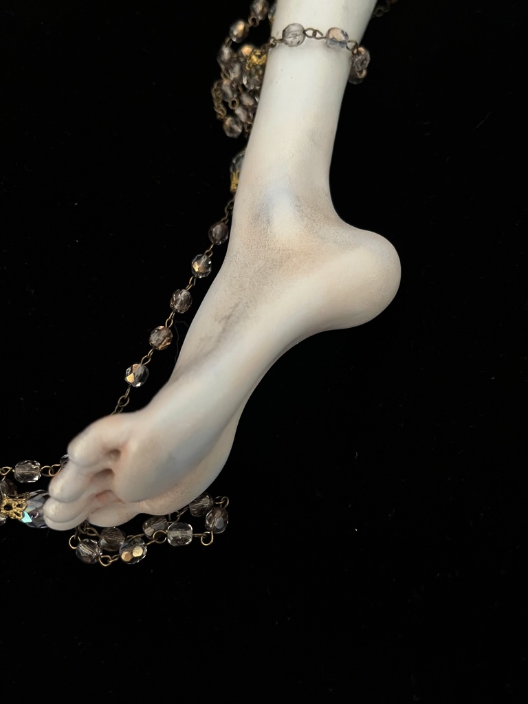 『水晶の脚のオブジェ・L-02』