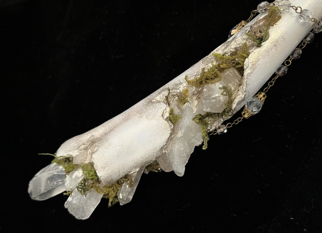 『水晶の脚のオブジェ・L-02』