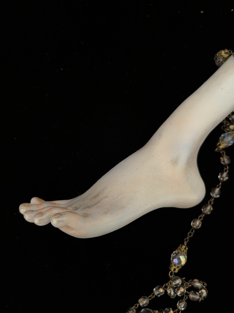 『水晶の脚のオブジェ・L-02』