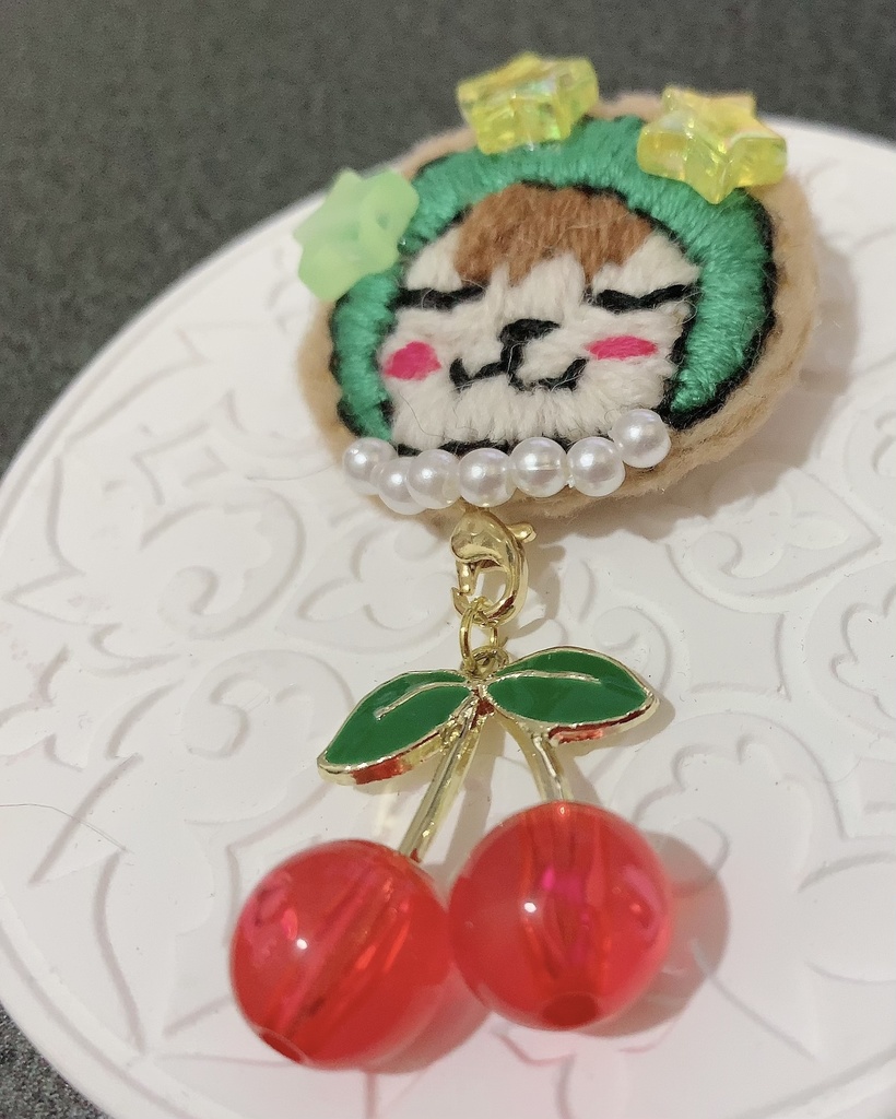 ほっかぶり猫ちゃんブローチ