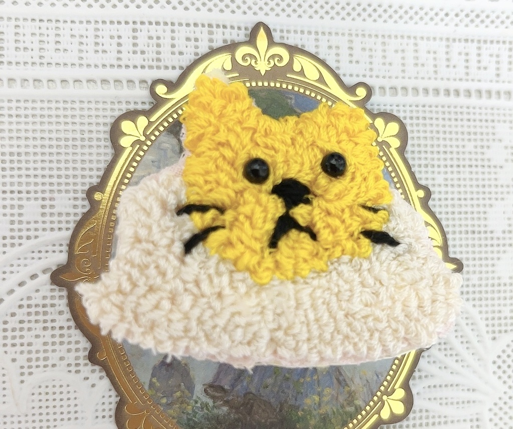 刺繍ブローチ「きみ猫ちゃん」A