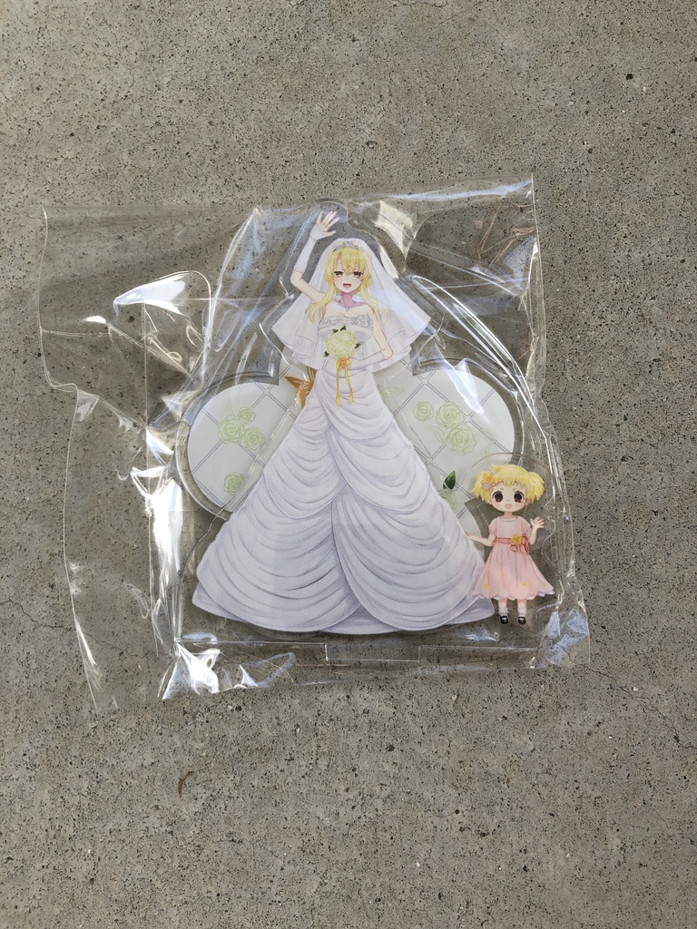 活動3周年記念🦋ウェディングドレス花とパーティドレス娘まめちゃん 10cm特大アクリルフィギュア