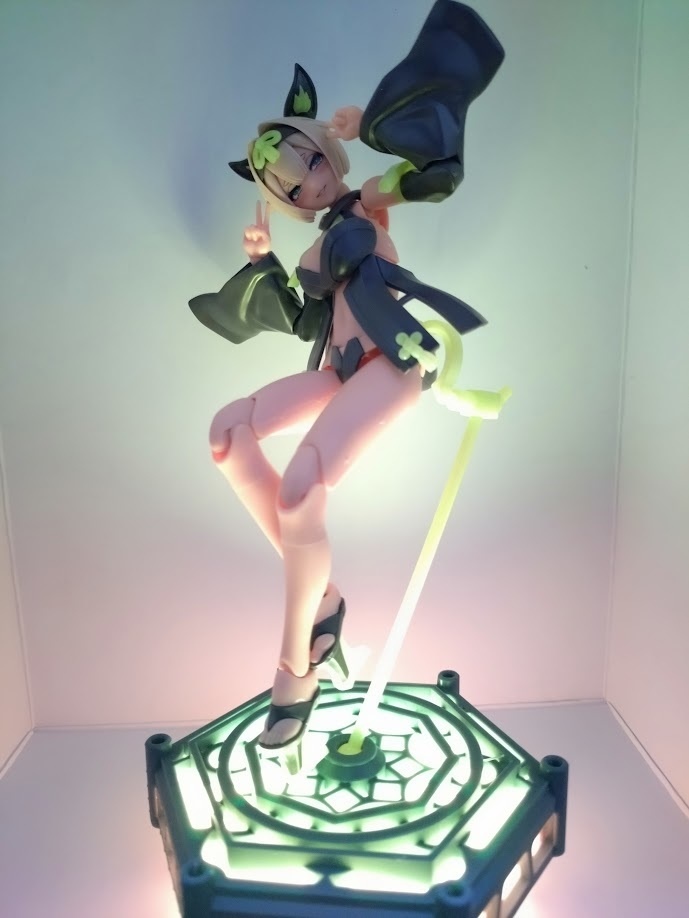 六角スタンドベースカバー (100均一製六角LEDタッチライトをお持ちの方推奨）
