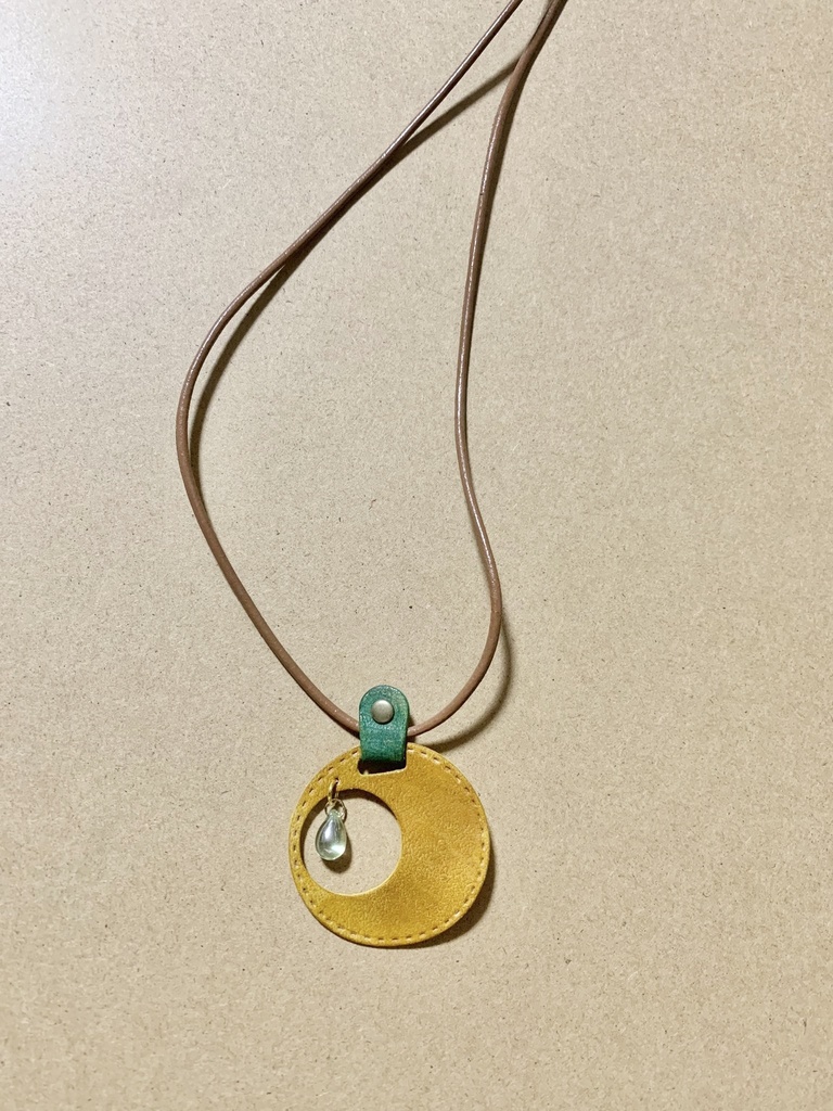レザーアクセサリー(ネックレス)