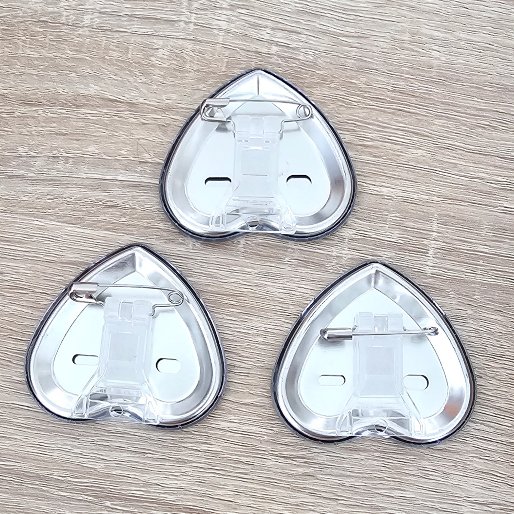 おしり缶バッジ