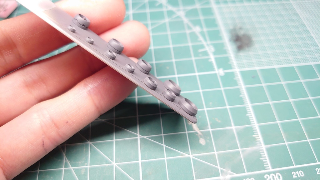 ディテールアップパーツ 丸セット1(中、小)