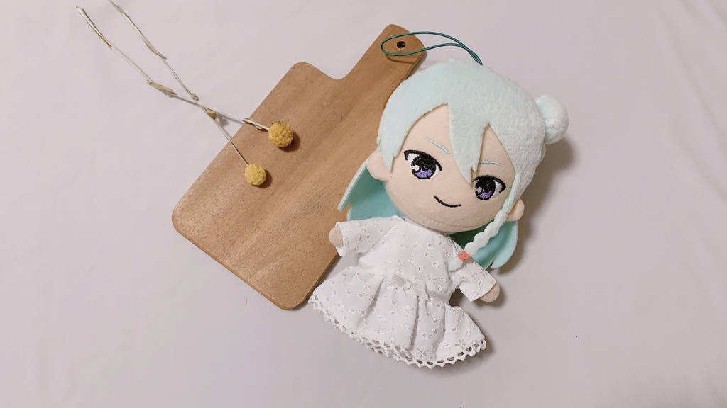 白レースのワンピース