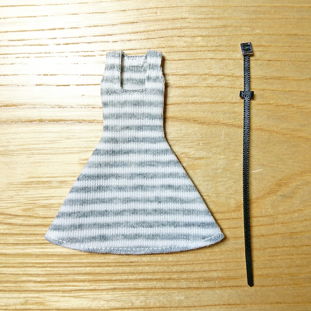 *EKワンピース {グレイボーダー 四角バックル}*