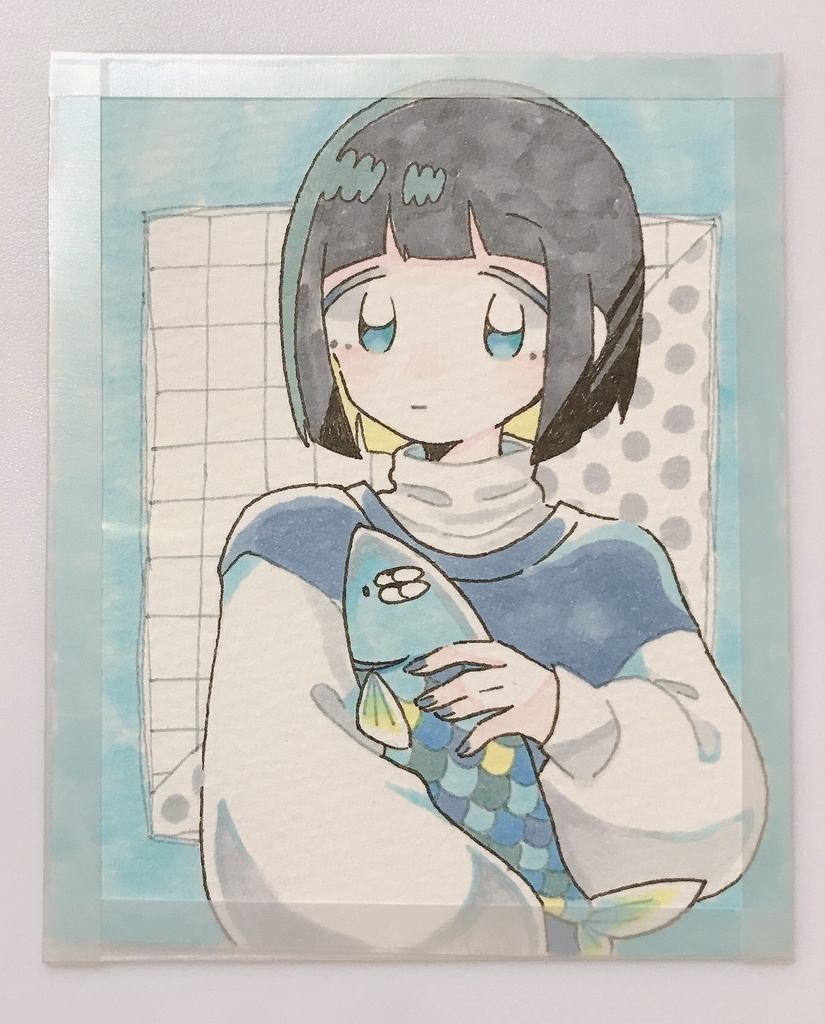 魚なでる女