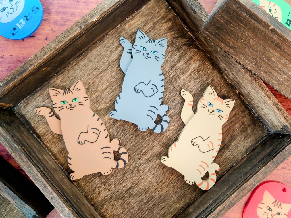 手が動く猫マグネット