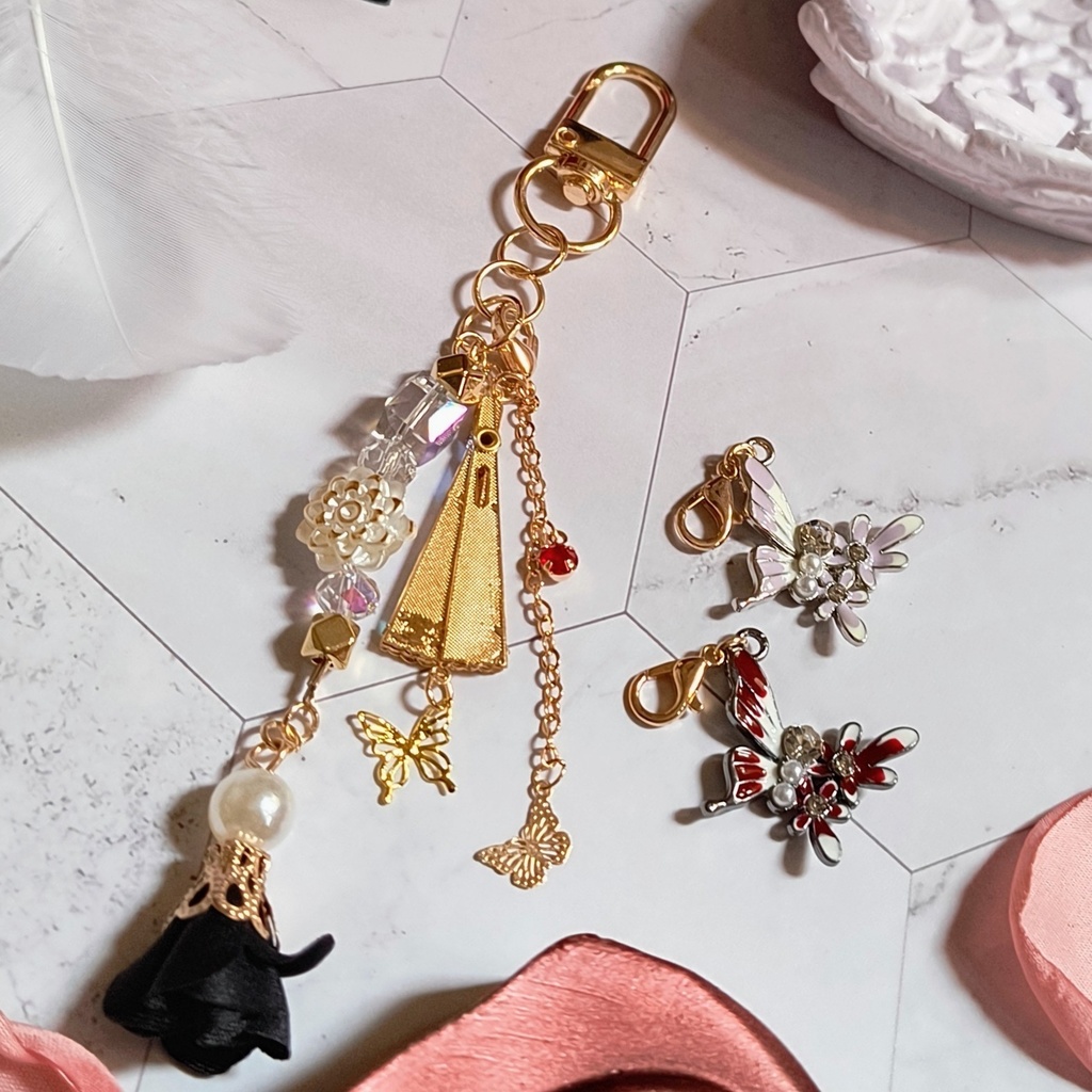 鬼滅の刃 童磨と胡蝶しのぶイメージ 鉄扇と二色の蝶々 カスタムキーホルダー(可動式・付け替え自由)