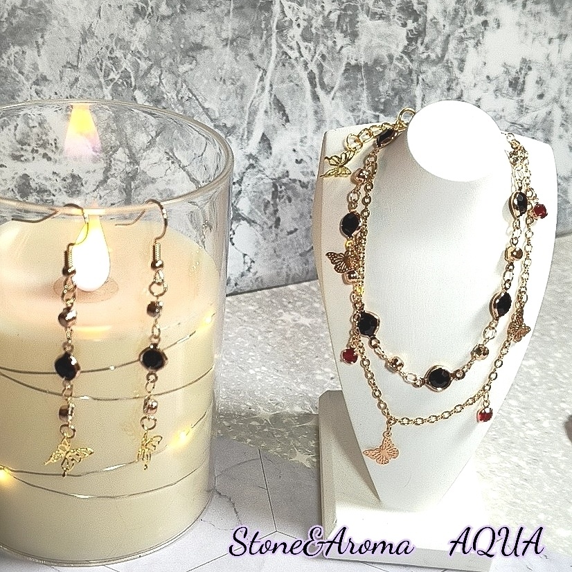 2点セット　鬼滅の刃　童磨対胡蝶しのぶイメージ　深紅の雫と黒薔薇の蝶 2連レイヤード・ゴシックブレスレット&ピアス