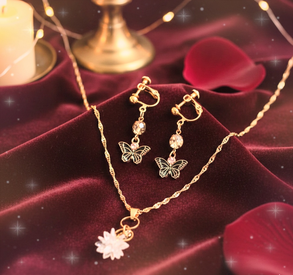 童磨対しのぶ　氷華の蓮ネックレスと蝶が揺れるイヤリング2点セット　イメージアクセサリー