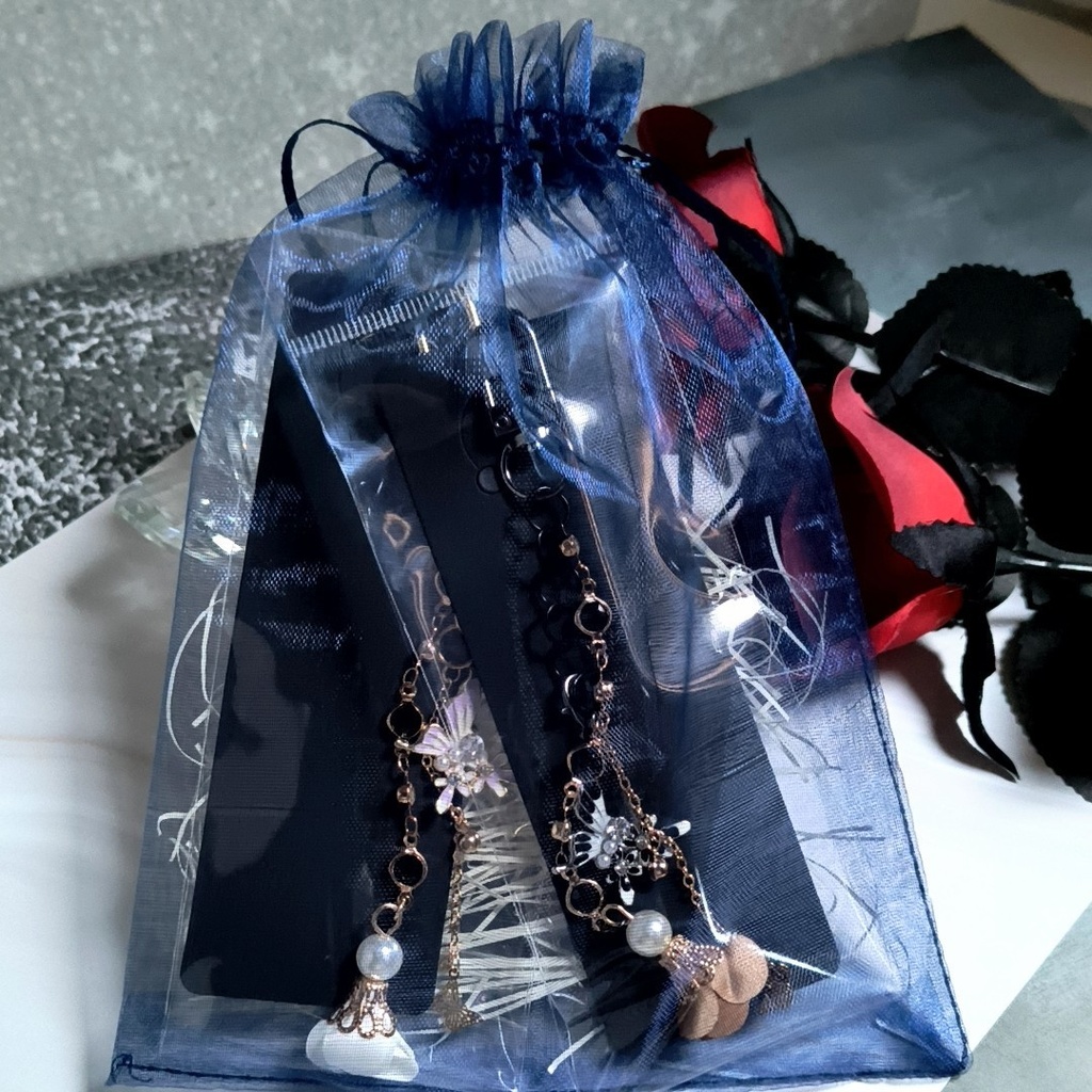 【鬼滅概念】ラッピング済 因縁の対峙ーしのぶと童磨イメージ ペアキーホルダー / バッグチャーム