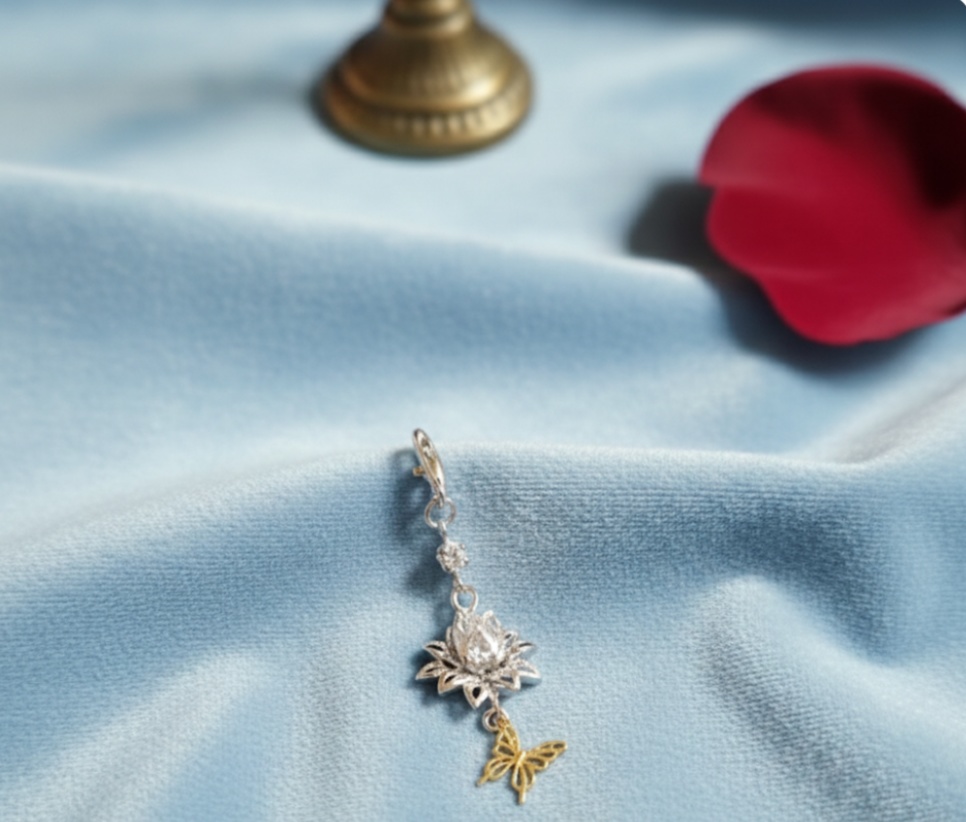 鬼滅の刃イメージ 蓮の花の結晶 蝶 概念イメージチャーム(蓮と蝶)